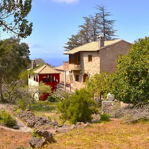 https://casa-rural-la-gustoza.adeje-hotels.com